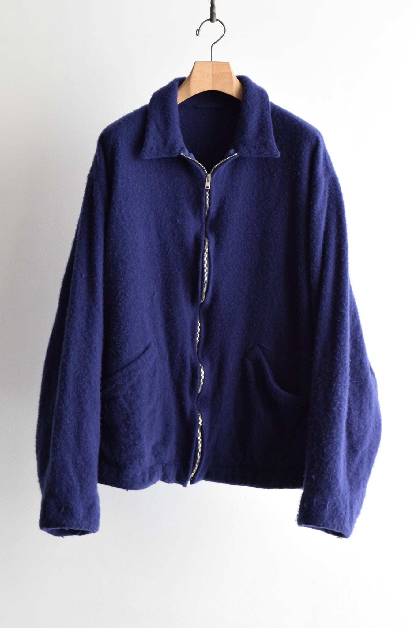 COMOLI "縮絨ウール ジップショートジャケット / PURPLE BLUE"