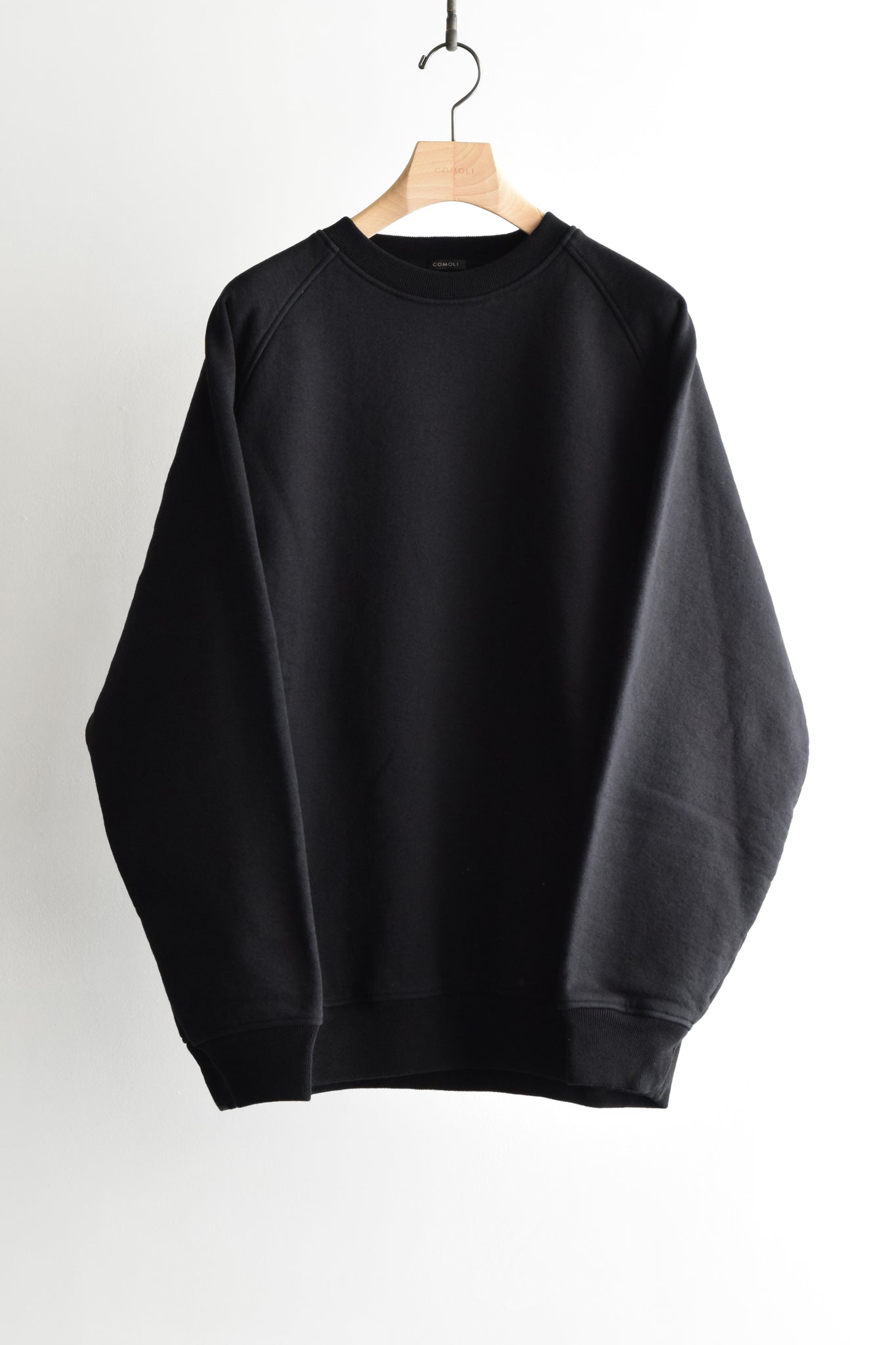 COMOLI "コットン裏毛 クルーネック / BLACK"
