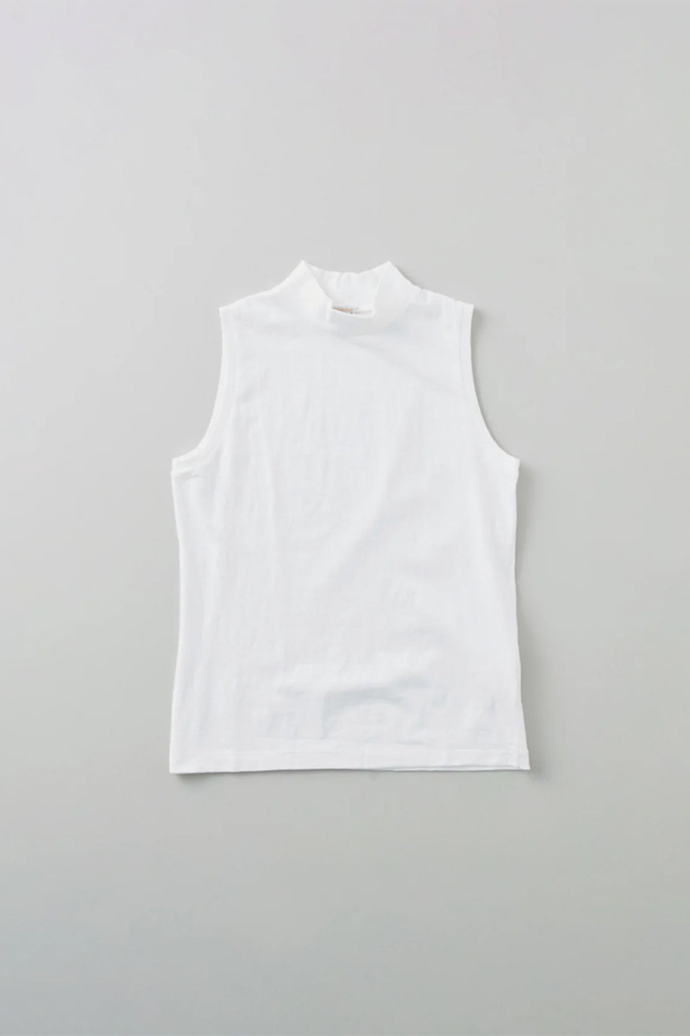 FilMelange "VINTAGE TENJIKU MOCK NECK NO SLEEVE / ETHEL / WHITE"