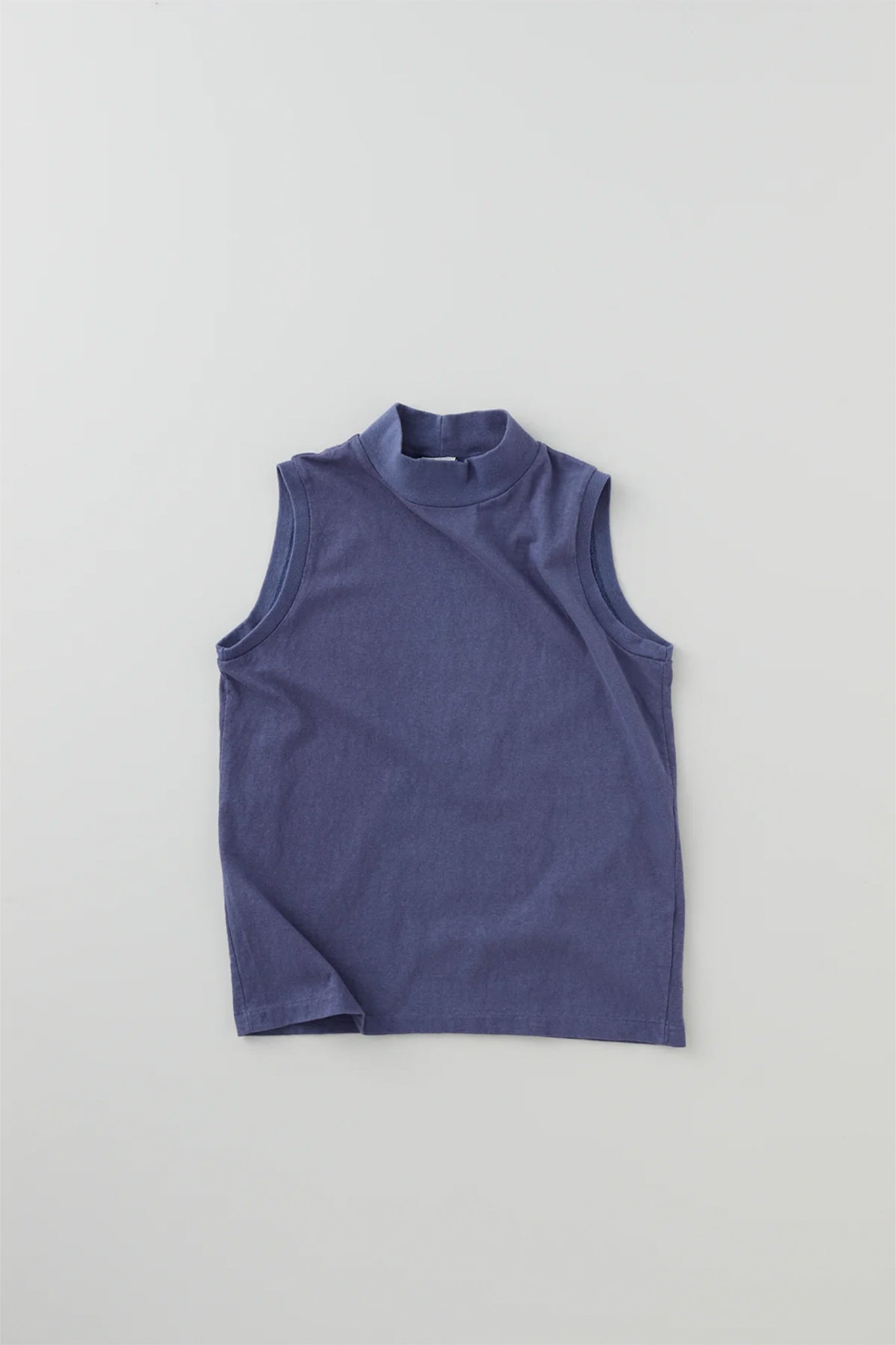 FilMelange "VINTAGE TENJIKU MOCK NECK NO SLEEVE / ETHEL / FADE NAVY"