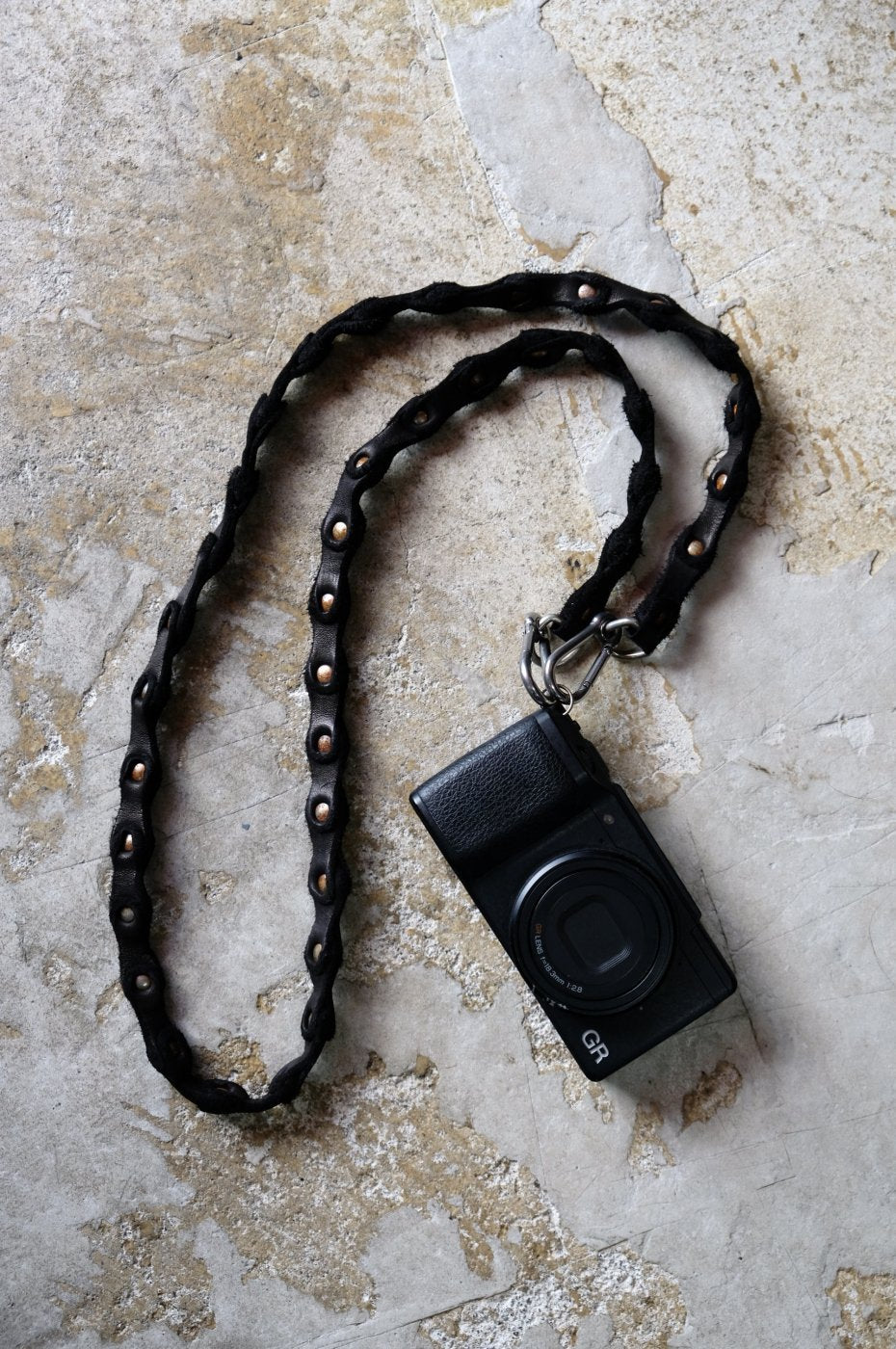 GUIDI ”LOCALERS Exclusive HB05 LEATHER CAMERA STRAP / BLACK
