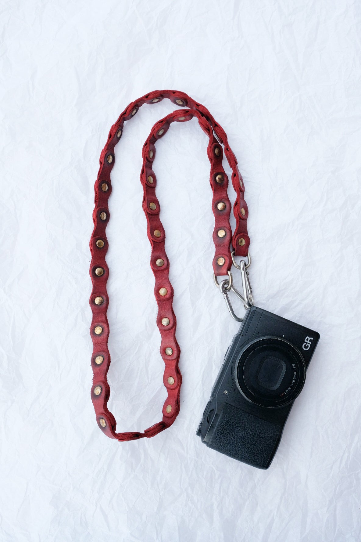 GUIDI “LOCALERS Exclusive HB05 LEATHER CAMERA STRAP / RED”