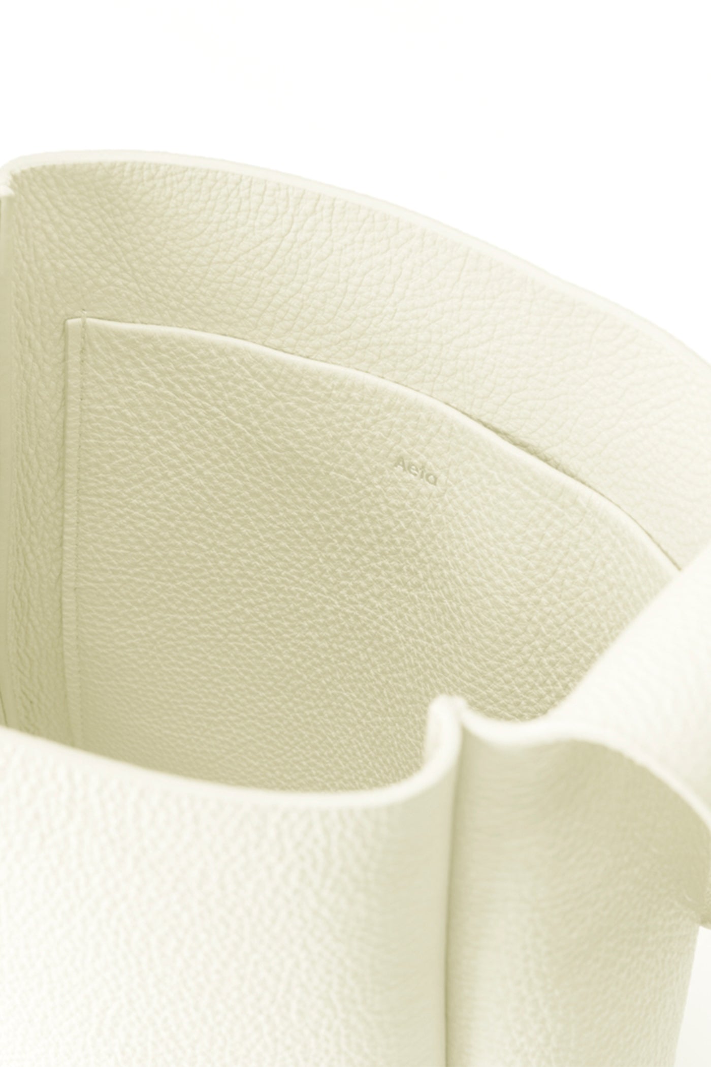 Aeta PG32 ショルダー XS ホワイト Aeta(アエタ)｜SHOULDER XS/ホワイト の通販｜ELLESHOP・(エル