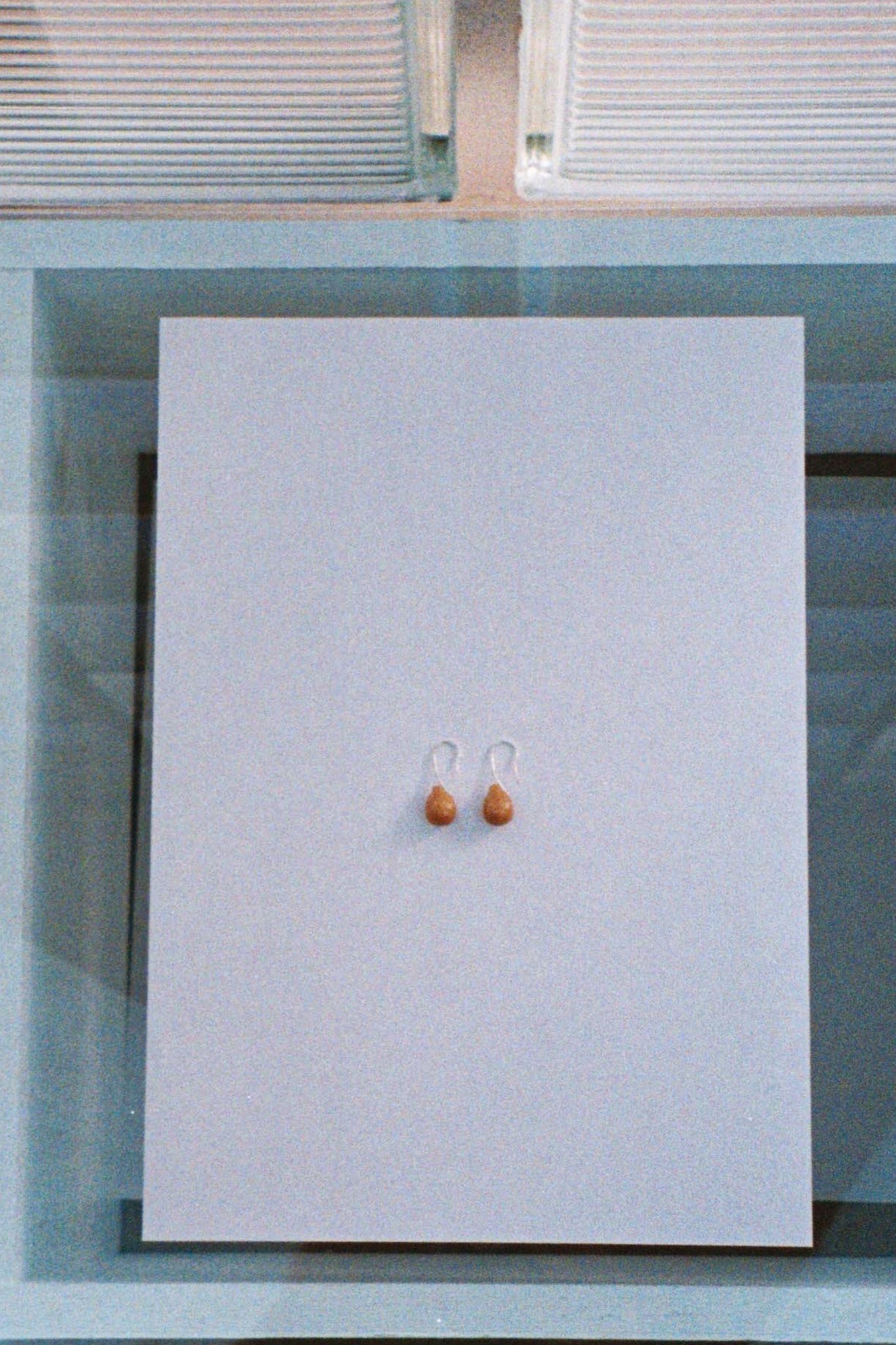 Sisi Joia "GOTA MINI EARRINGS / BEIGE"