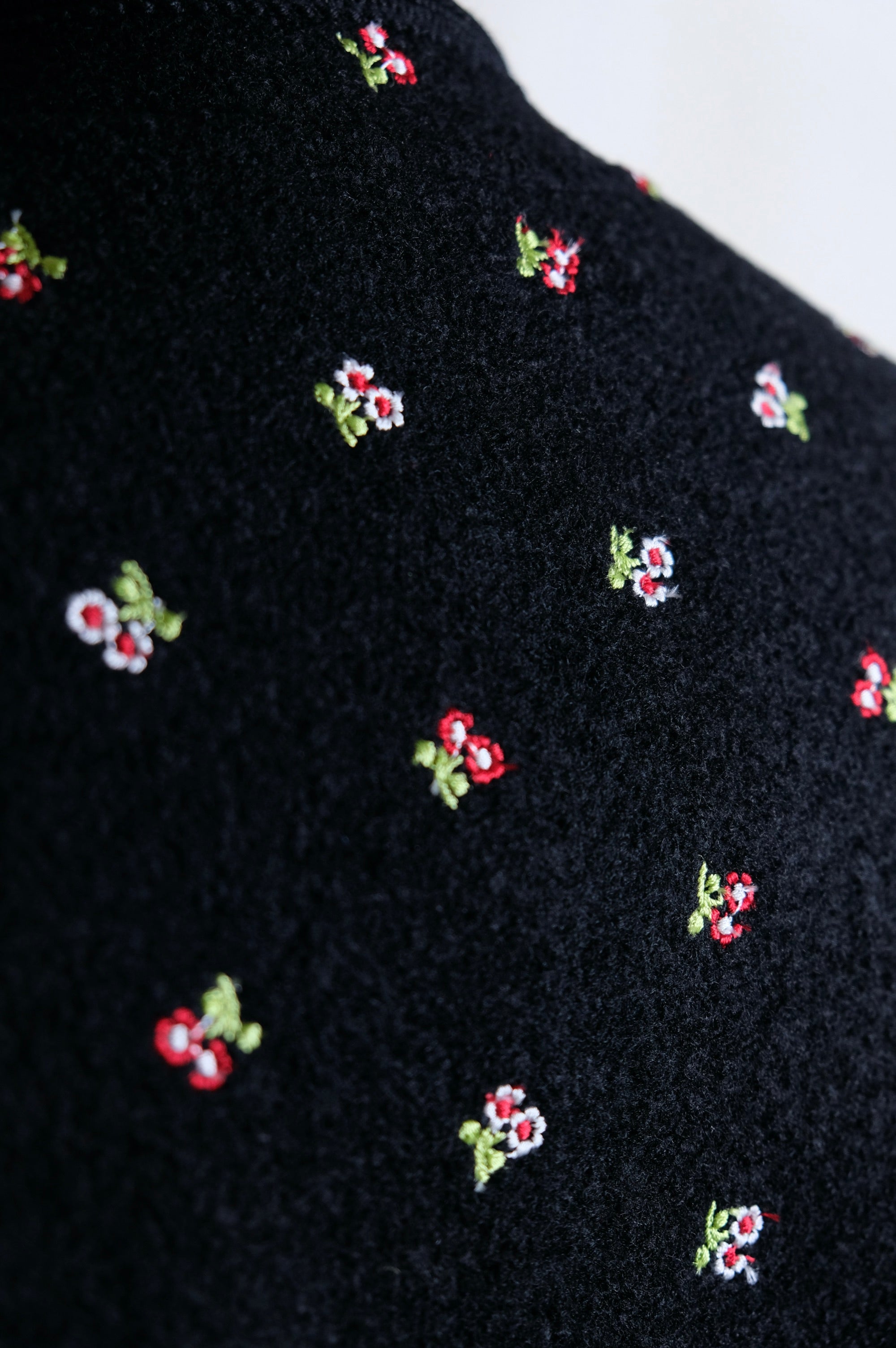 トップス RIER WALKER GILET D.BREASTED FLOWERS RIER | Walker gilet flowers black | 100% natural wool | made