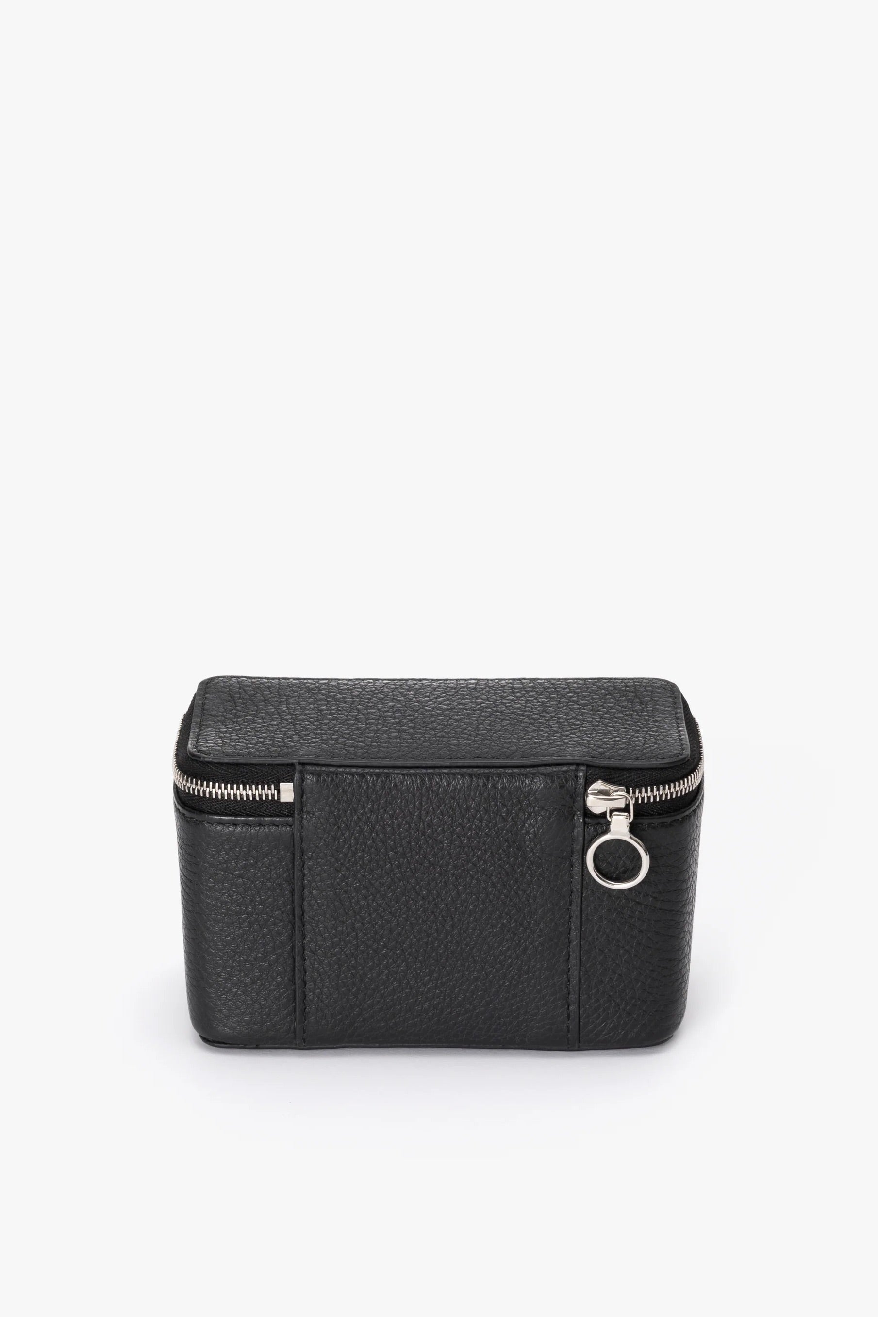 8CC3A8EF-EBC3-4BE7-85BE-