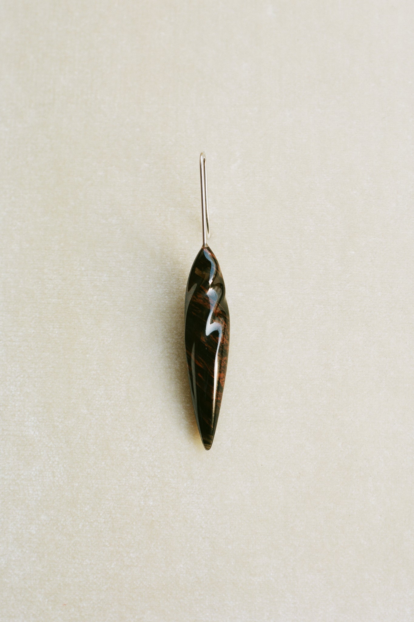 R.ALAGAN "BABY QUIETUDE EARRINGS / MAHOGANY OBSIDIAN (LIMITED ITEM)"