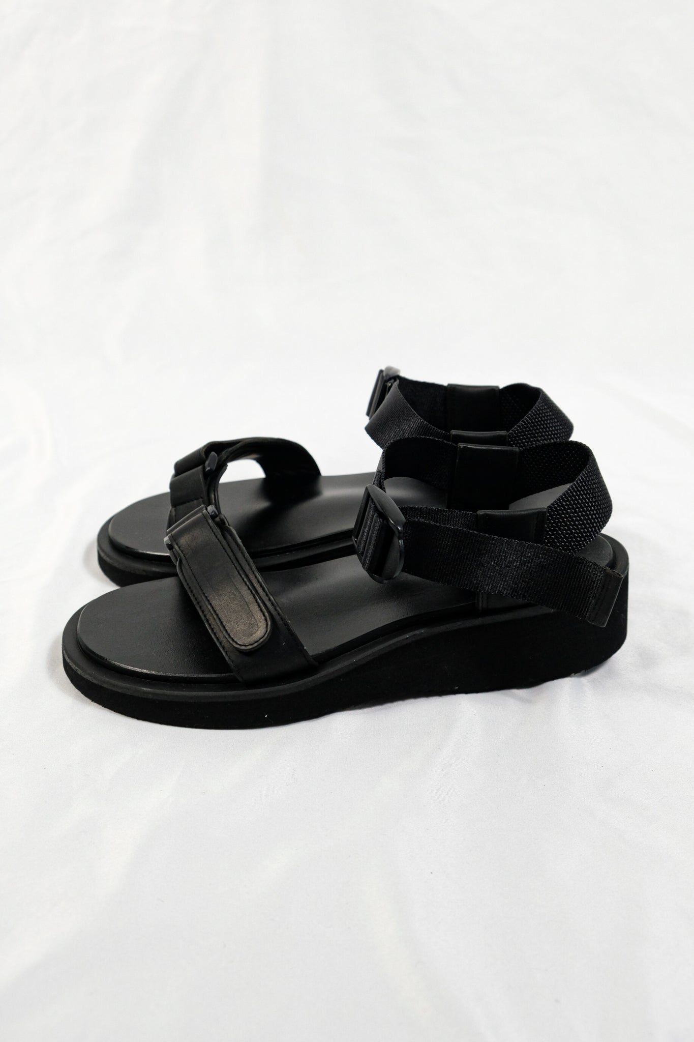 FOOTWORKS "SANDAL WITH VELCRO STRAP IN SMOOTH LEATHER"