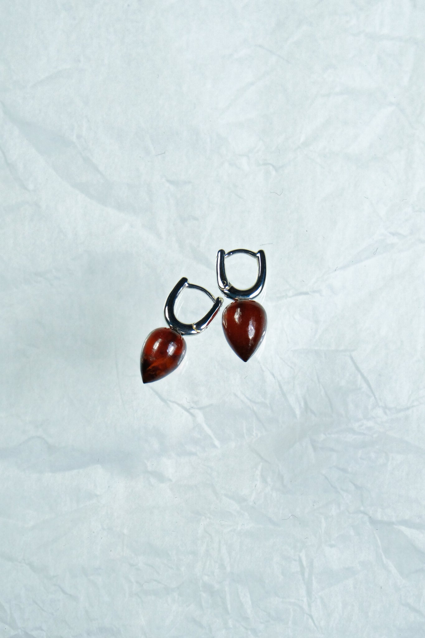 R.ALAGAN "DEWDROP STONE HOOPS / GARNET"