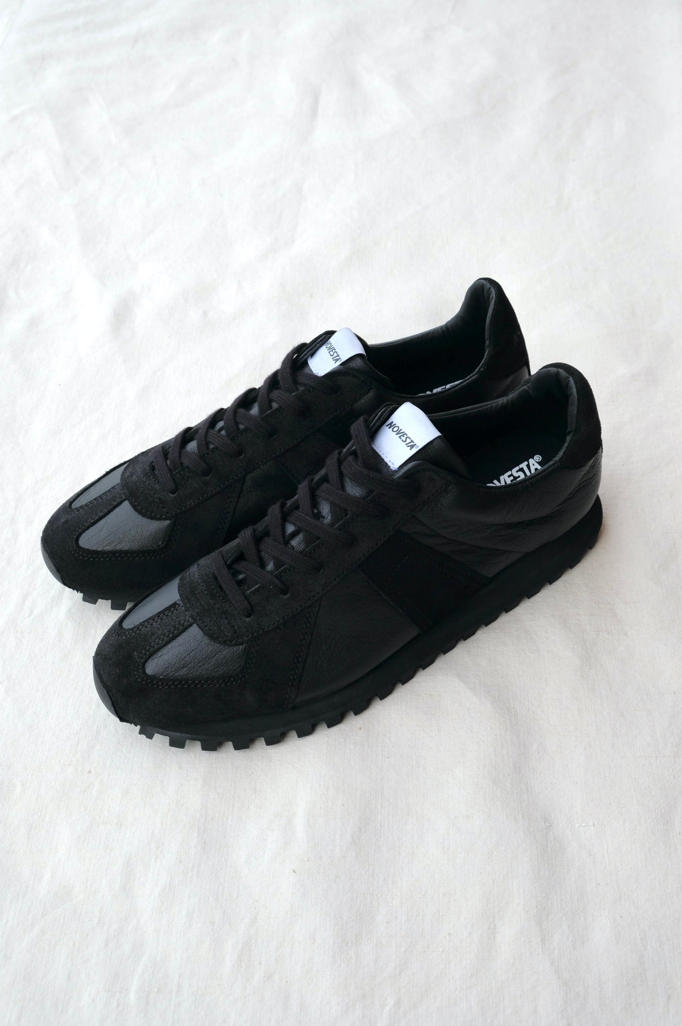 NOVESTA "GERMAN TRAINER LEATHER TRAIL /  BLACK"