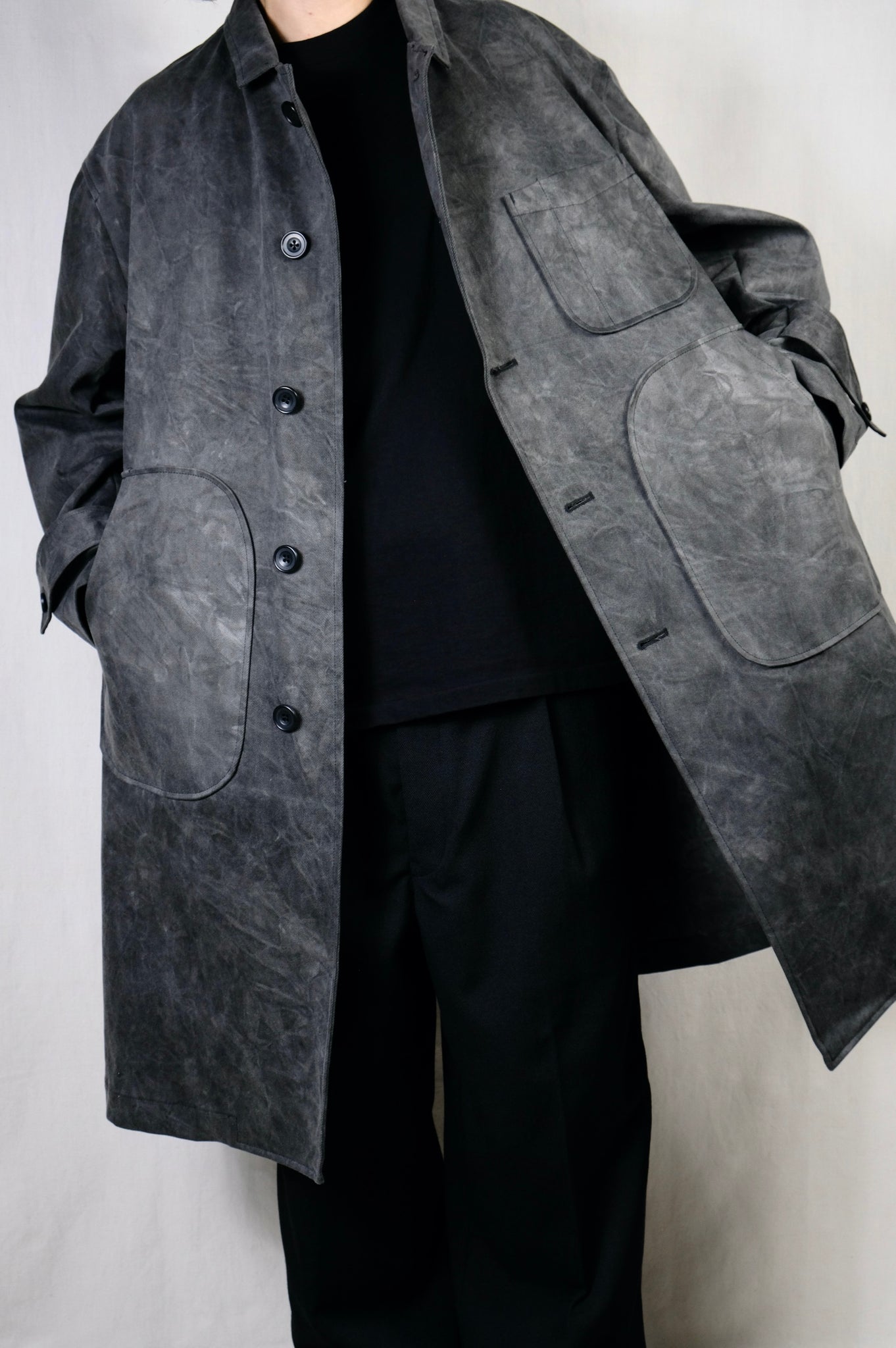 rdv o globe "NICOLAS MA. / BLACK"