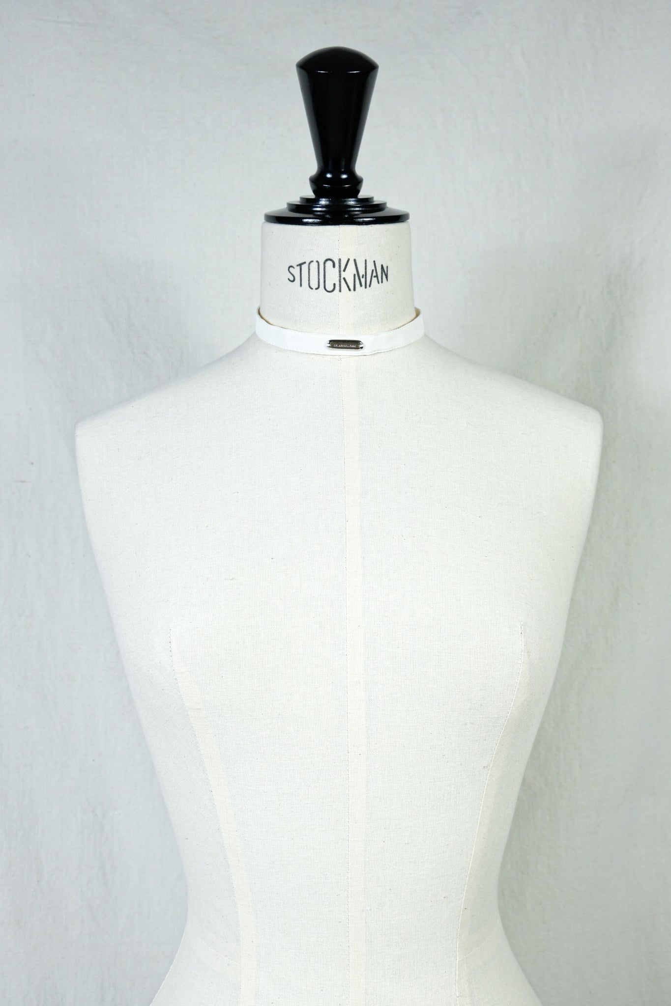 PHOTOCOPIEU "CHOKER / IVA" OFF WHITE 