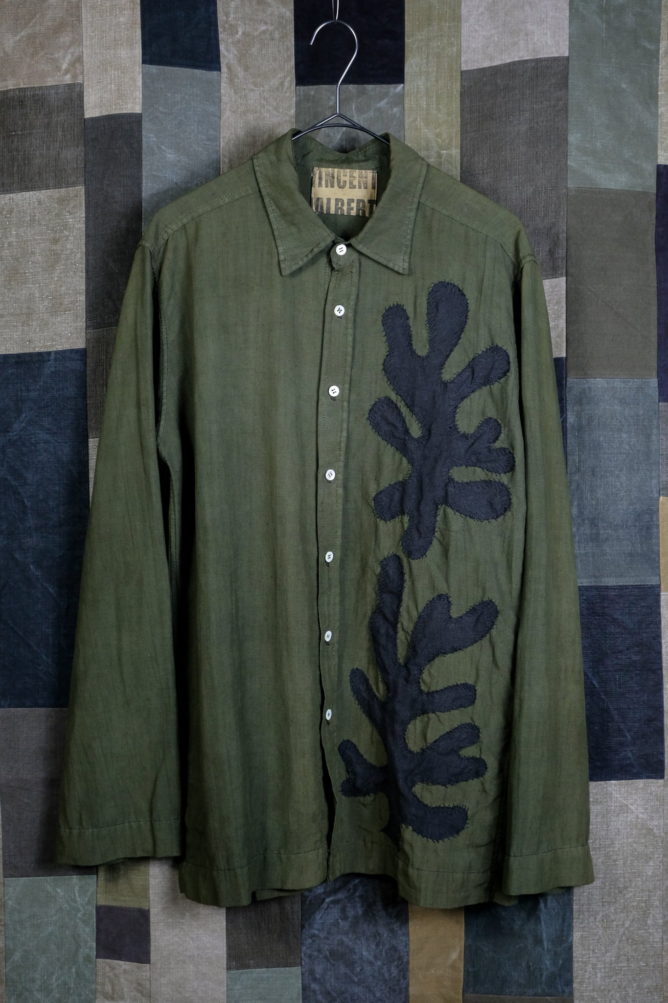 VINCENT JALBERT "SEAWEED BLACK PATCH MEN SHIRT / KHAKI"