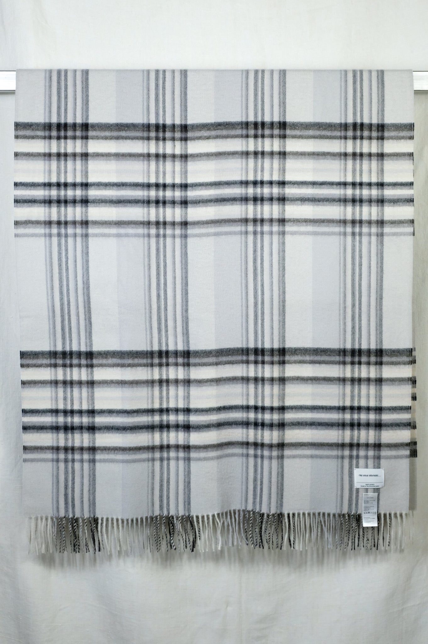 THE INOUE BROTHERS..."Large Brushed Stole (pattern) / Checkered Grey"
