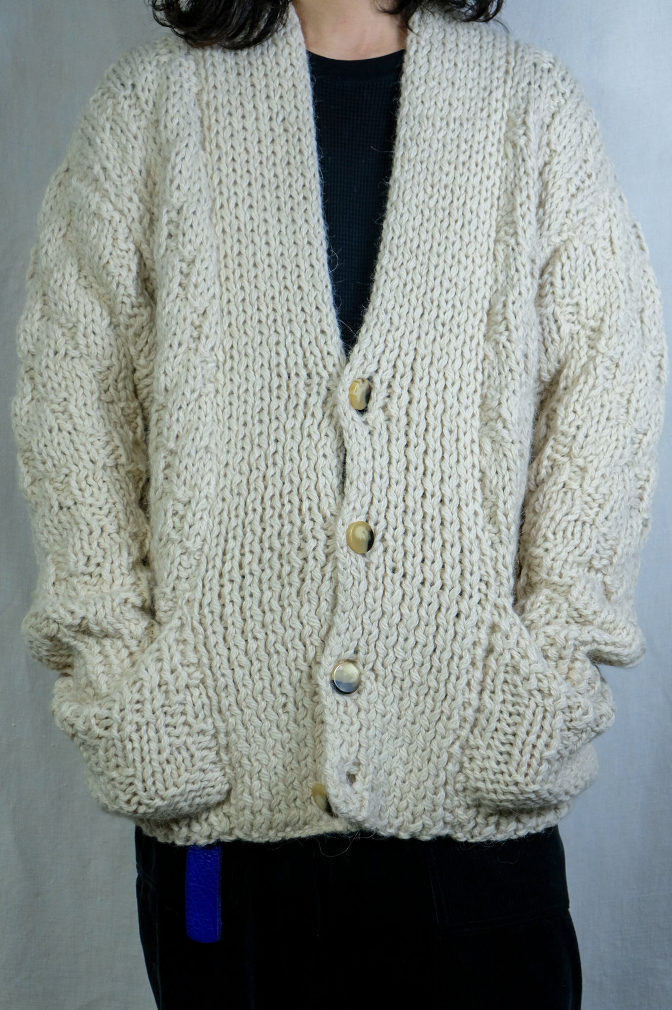 【50%OFF】MAYDI "OVERSIZED V-NECK HAND-KNITTED CARDIGAN PATCH POCKET / NATURAL"