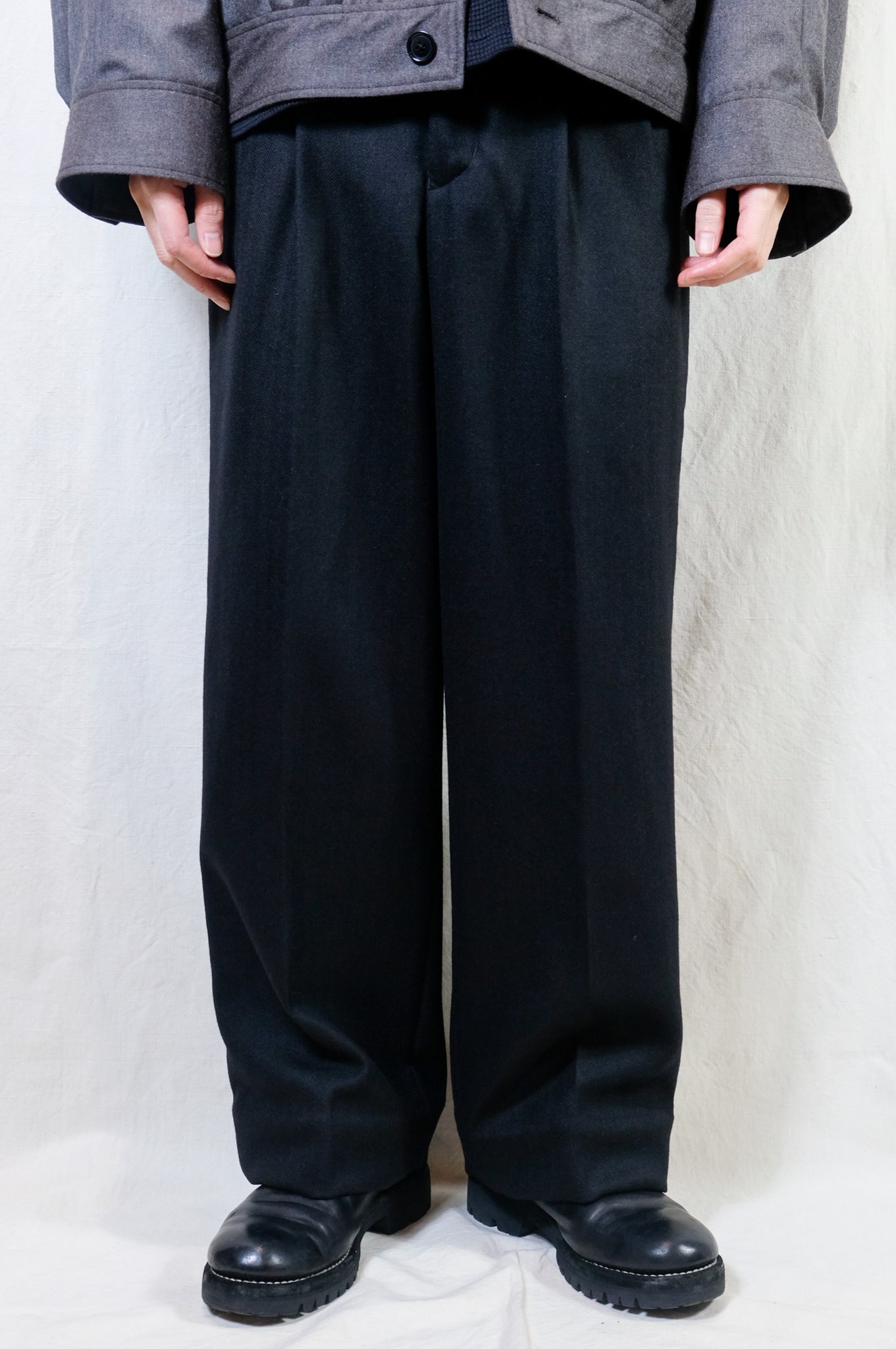 【40%OFF】Gorsch the seamster "WOOL ALPACA HERRINGBONE TWO OUT TACKS TROUSERS / BLACK"