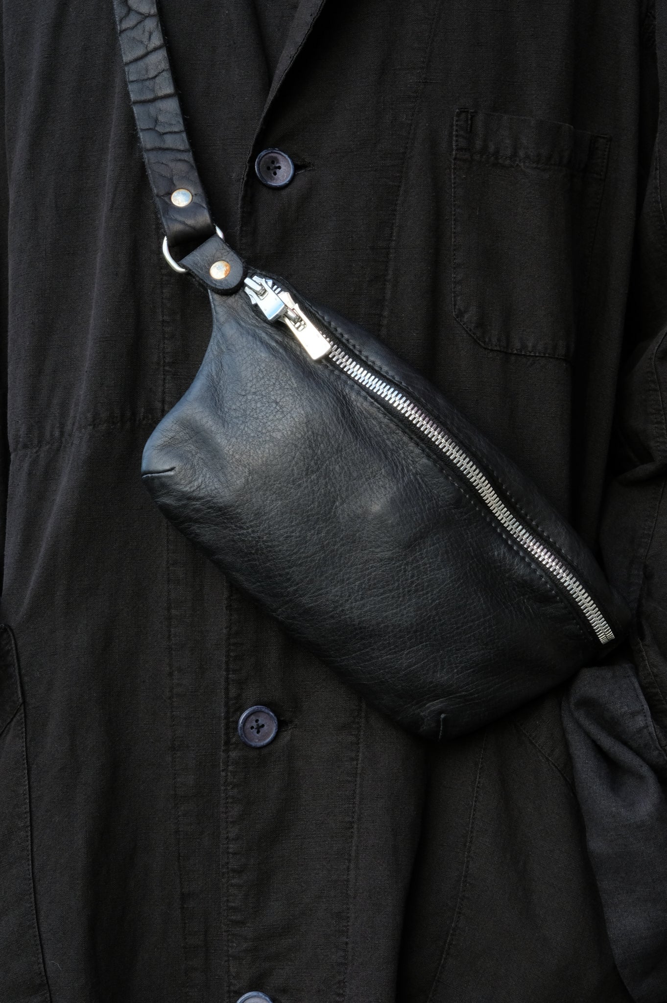 GUIDI "BV06 SOFT HORSE FULL GRAIN SMALL CROSSBODY BAG / BLACK"