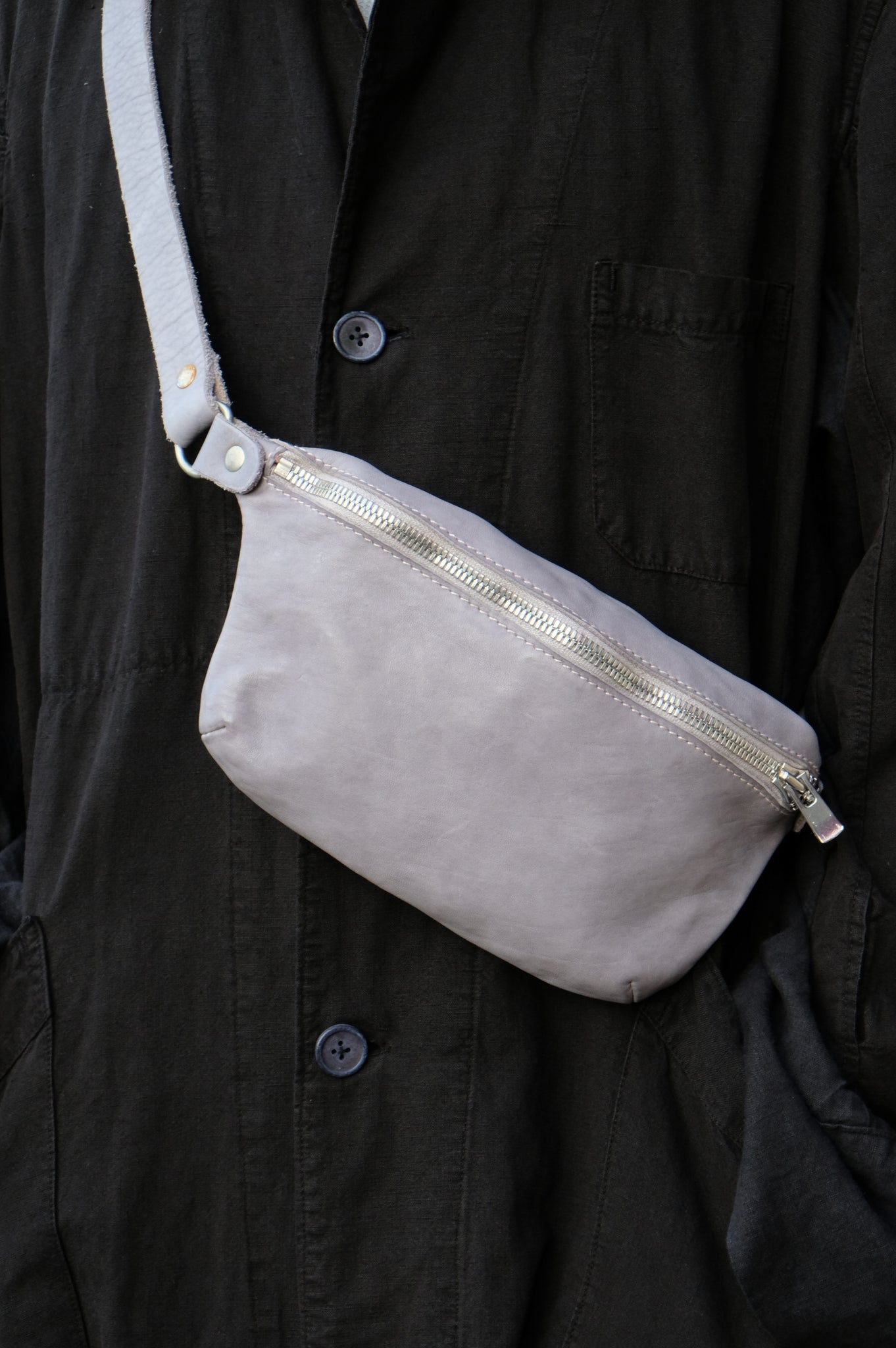 GUIDI "BV06 SOFT HORSE FULL GRAIN SMALL CROSSBODY BAG / GREY"