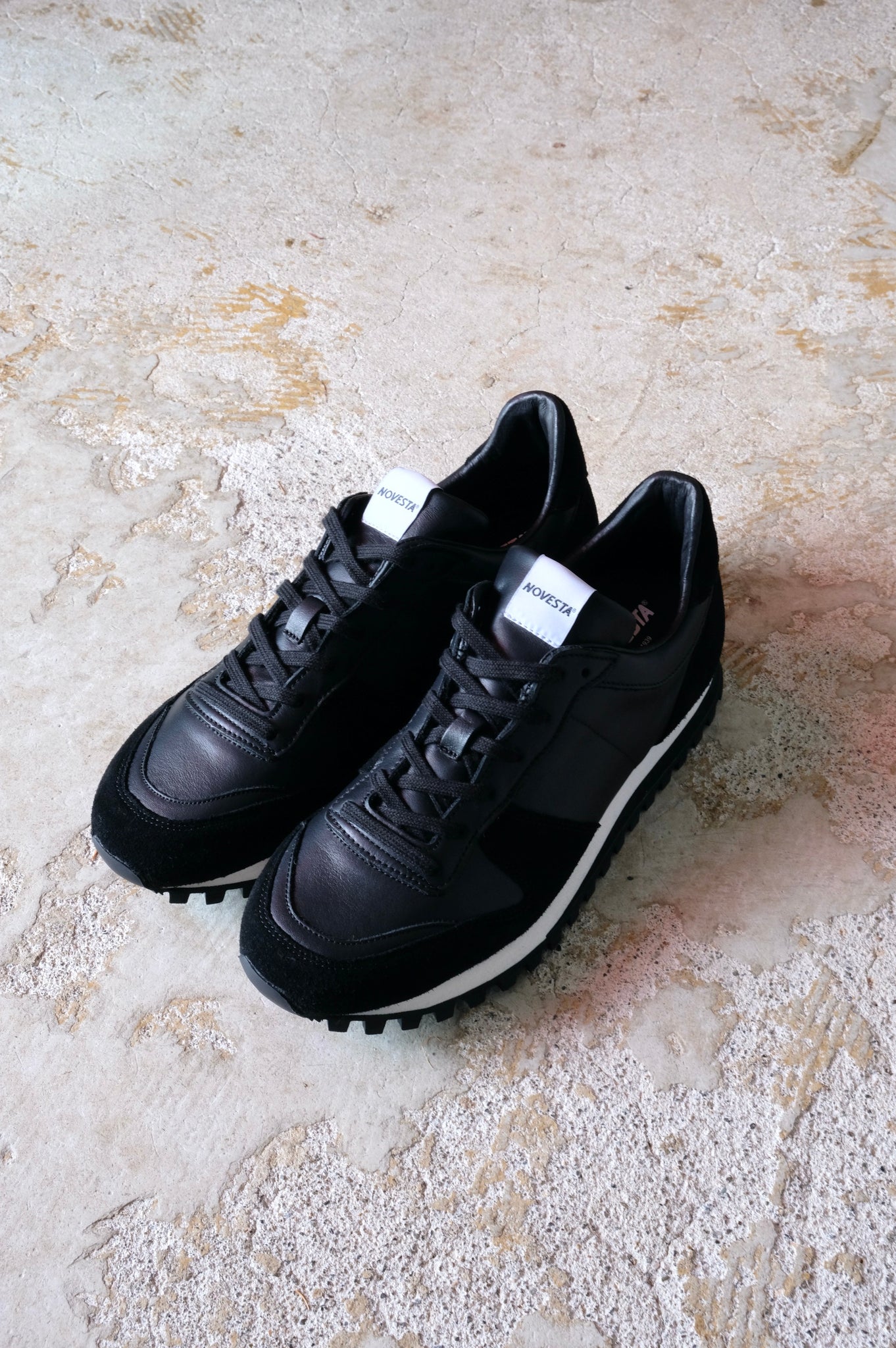 NOVESTA "MARATHON LEATHER TRAIL / BLACK"