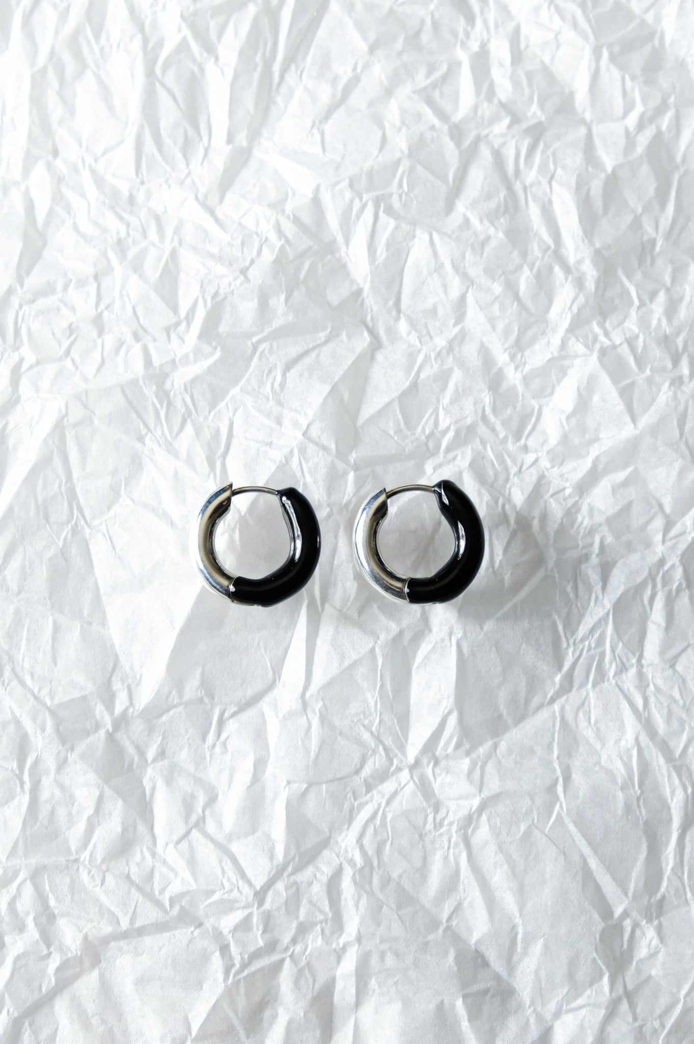 R.ALAGAN "DIPPED TINY ALL ROUND HOOPS SILVER×BLACK"