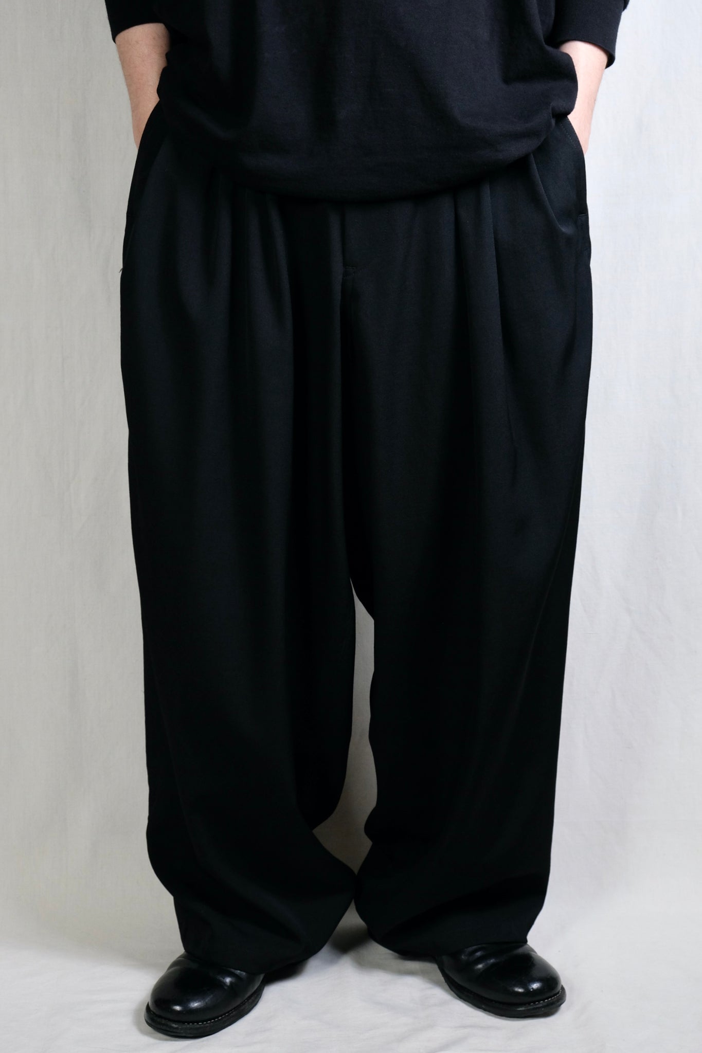 Y's for men "WOOL GABARDINE 12-TUCKS PANTS / BLACK"