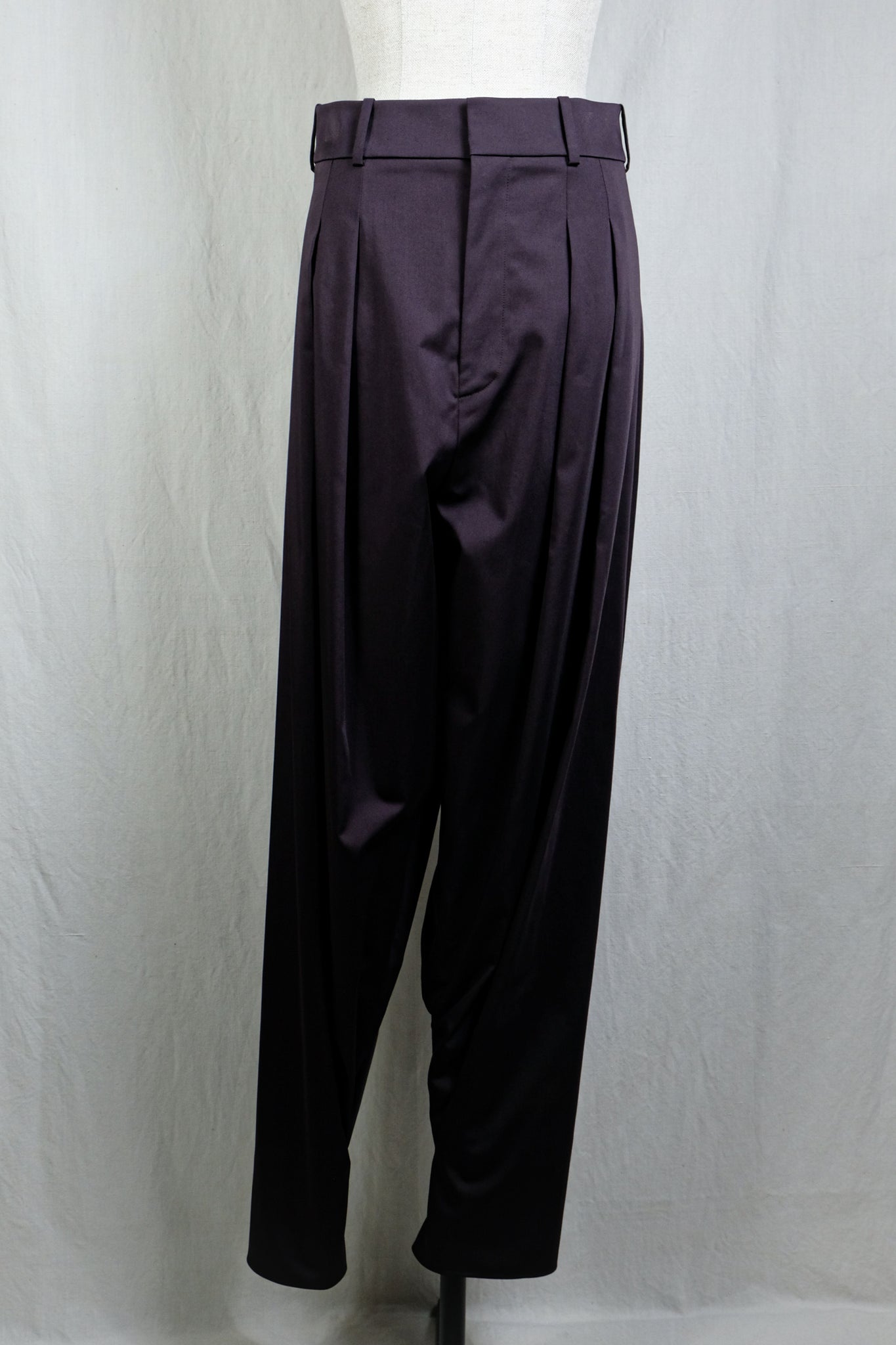 Sera"DOUBLE PLEATED TROUSERS WITH SLIM CUFF"