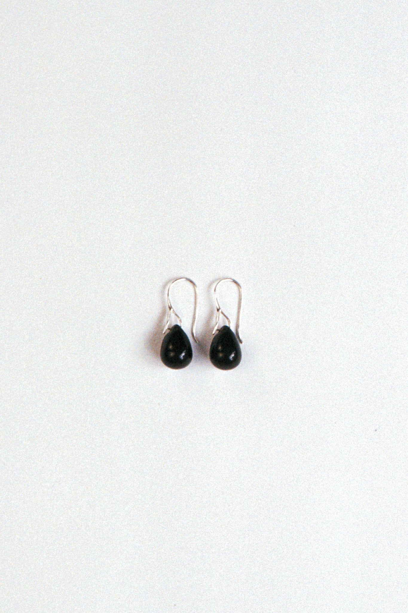 Sisi Joia "GOTA MIDI EARRINGS / BLACK"
