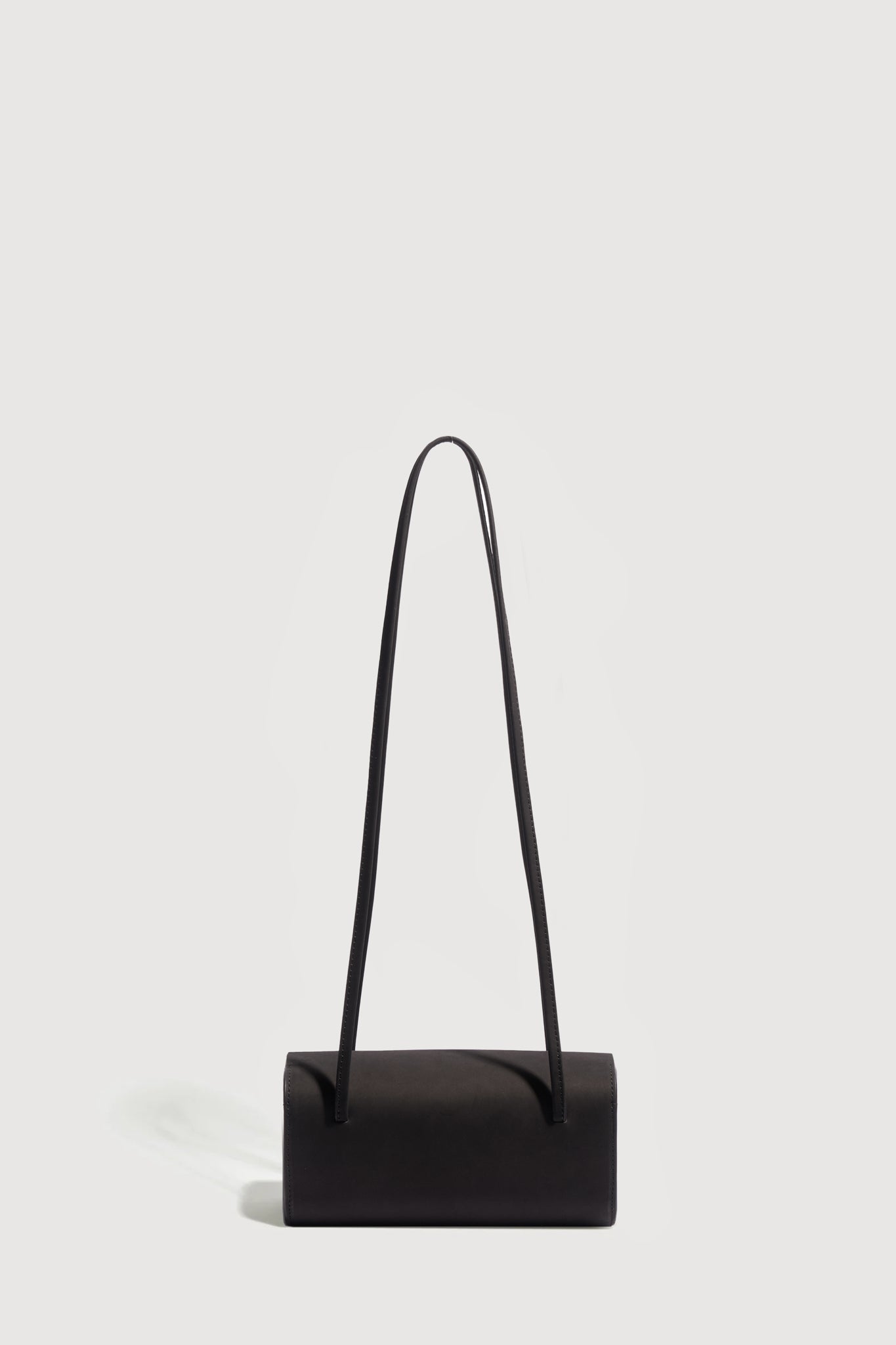 Mie_noir_nubuck_1-3_1365x.jpg?