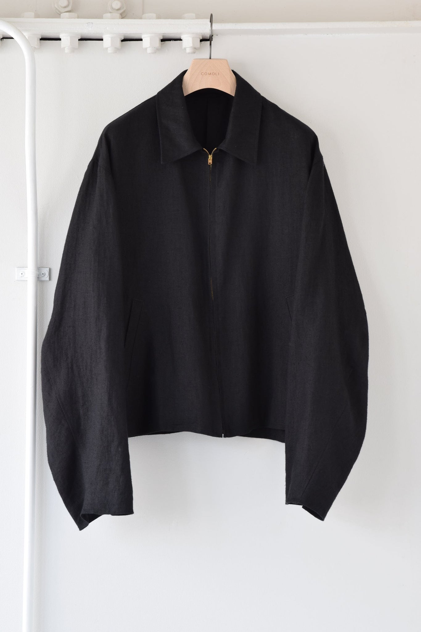 COMOLI "Kanapa zip short jacket / BLACK"