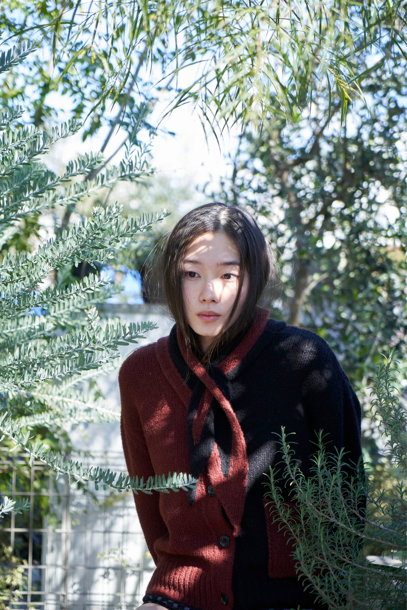 babaco"BICOLOR CASHMERE SILK TRIANGLE SCARF/ BLACK / MAROON BROWN"