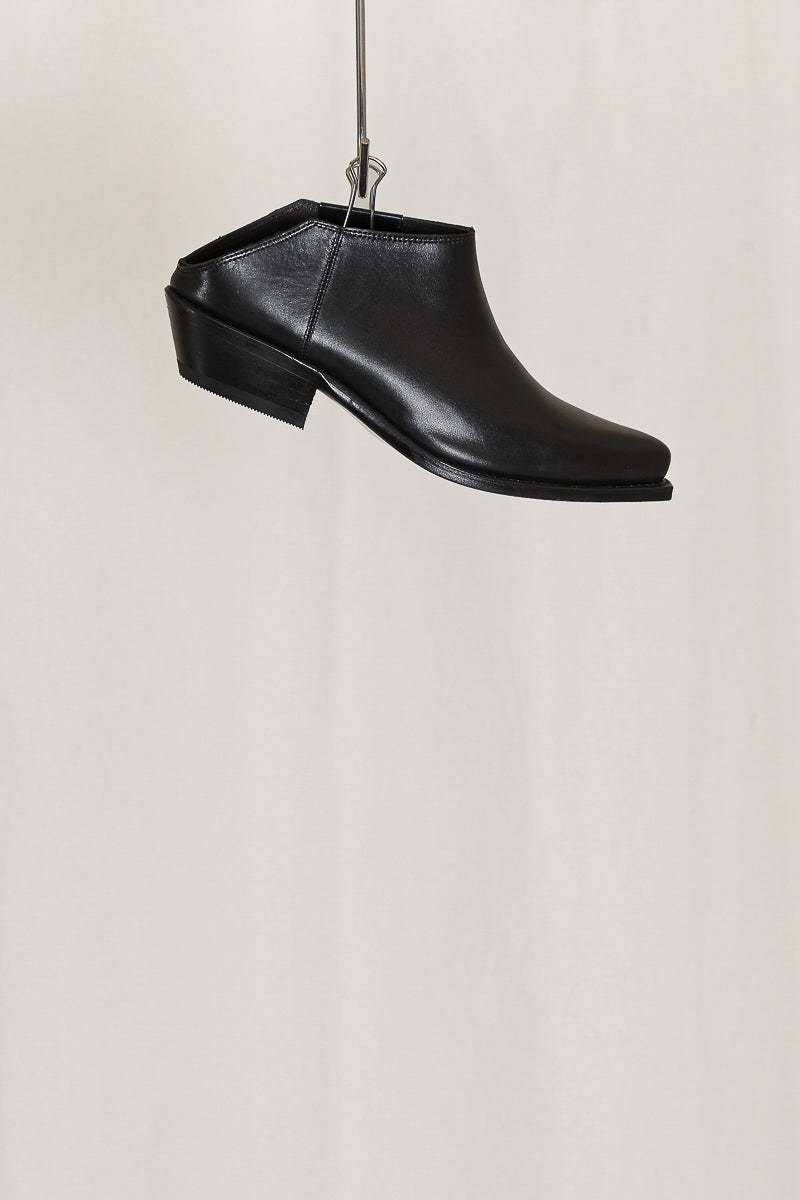 Gabriela Coll Garments "NO.130 SENDRA CROPPED BOOTS"