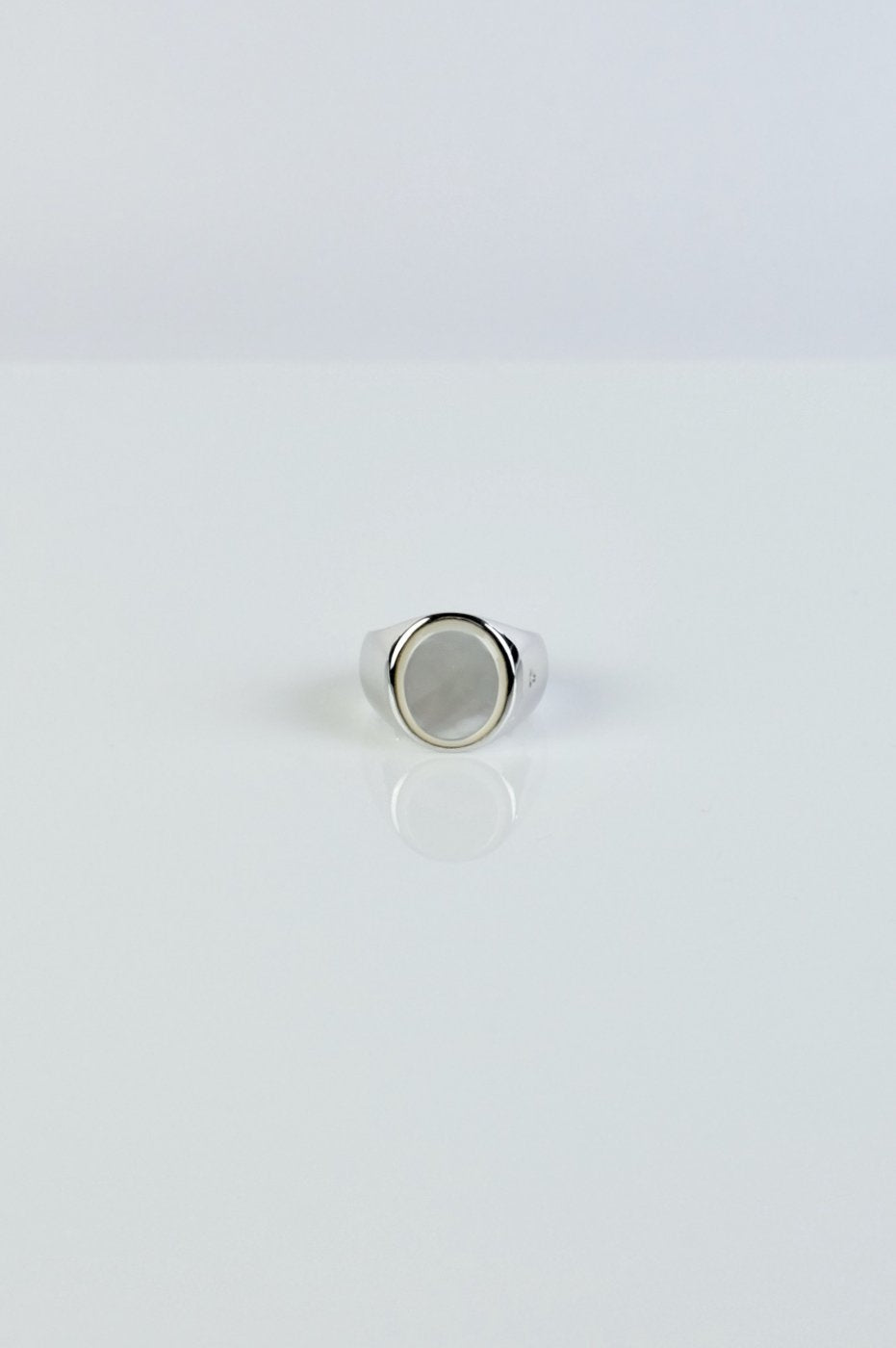 Oval White Mother of Pearl - Tom Wood Project Official Online Store