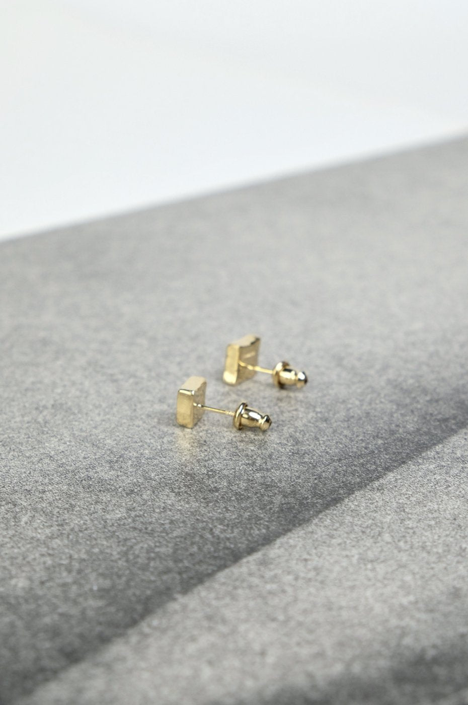 ララガン R.ALAGAN / Tiny Stone Studs タイニーピアス GEN EARRINGS